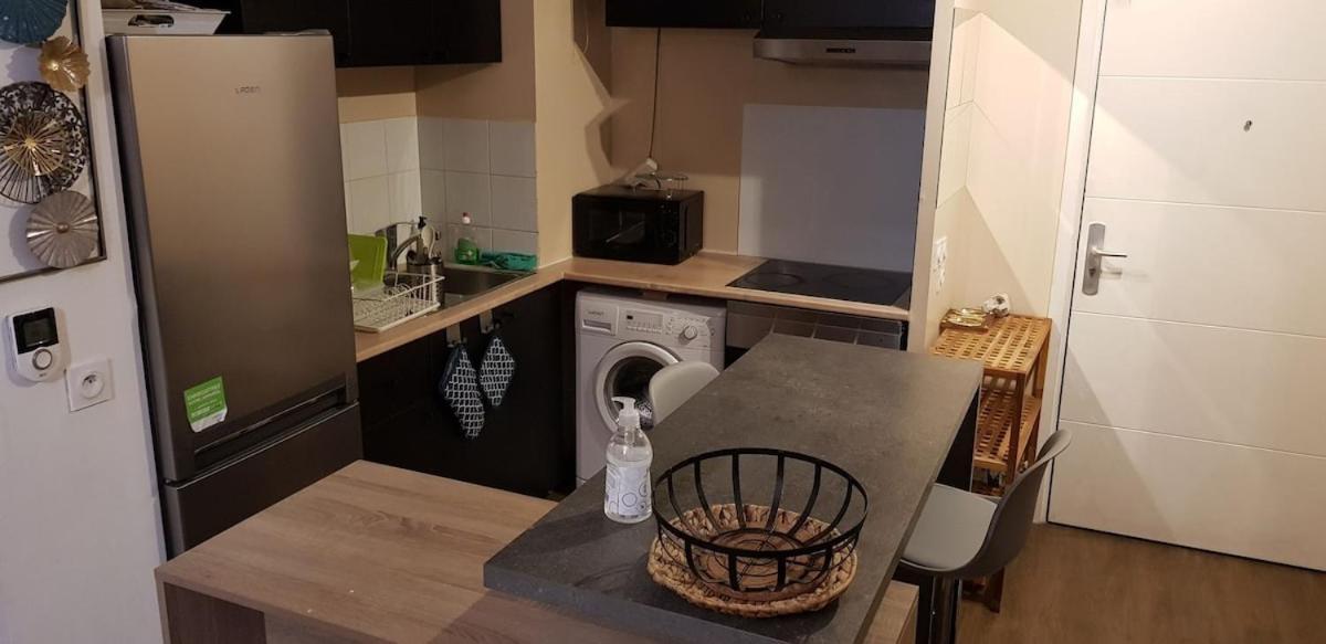 Appartamento Apparemment cosy avec parking extérieur gratuit Aulnay-sous-Bois Esterno foto